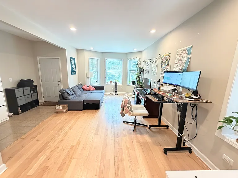 1330 W Roscoe St #1 — Photo 9