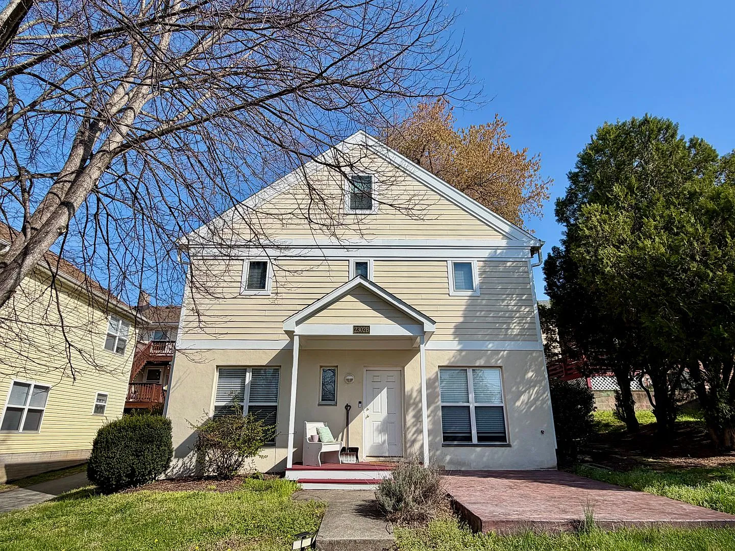2302 Fontaine Ave — Photo 1