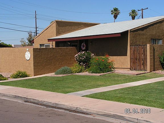 2nd image of 821 S Hacienda Dr