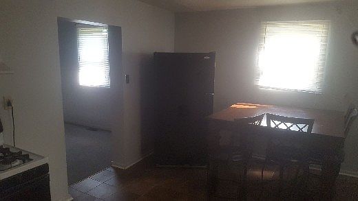 2nd image of 4330 Oakwood St