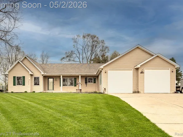 6591 Windiate Rd, Waterford, MI 48329