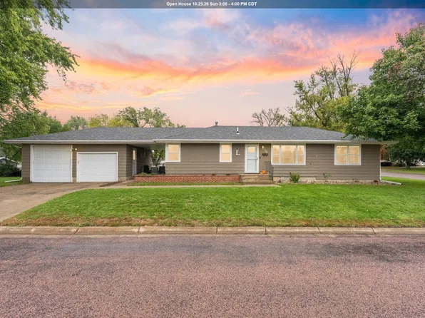 210 E Maple St, Beresford, SD 57004