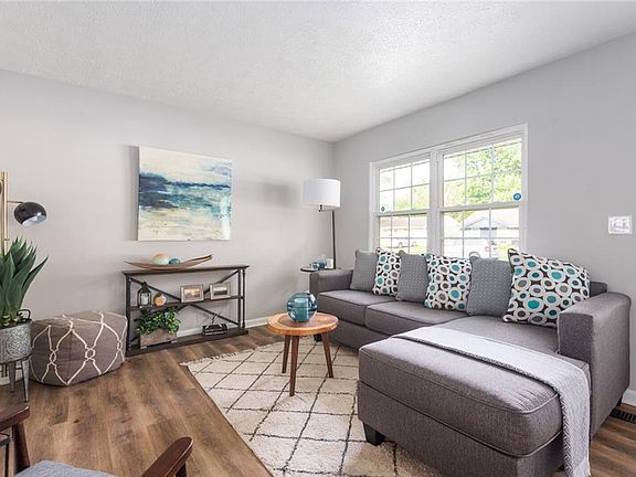 4th image of 4015 Aspen Way