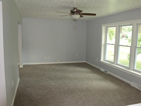 5th image of 7664 Brookdale Dr