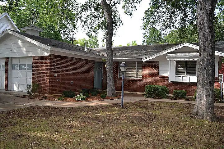 1st image of 1211 Wildwood Dr