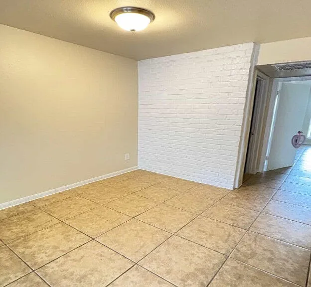 Inglewood Village Apartments — Photo 26
