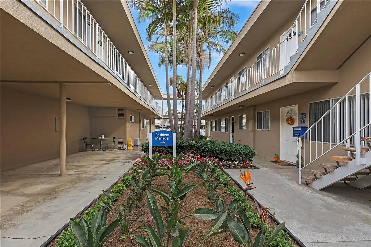 800 Meyer Lane — Photo 4