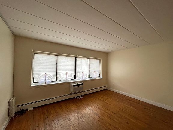 4th image of 116 Irvington Ave APT 3C