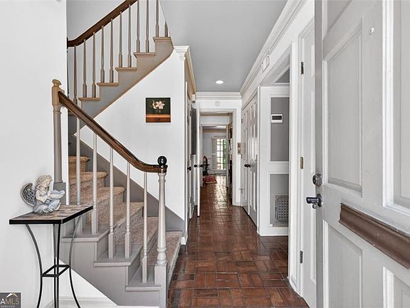2nd image of 1631 Executive Park Ln NE