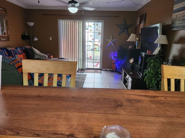 2837 NE 3rd St APT 102