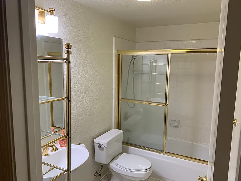 18316 Chelmsford Dr — Photo 15