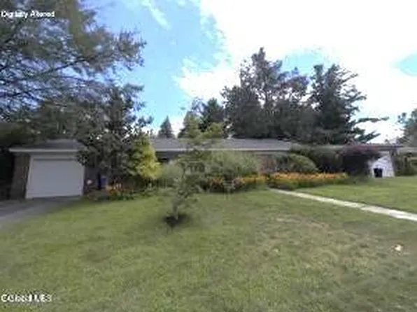 167 Holmes Dale, Albany, NY 12208
