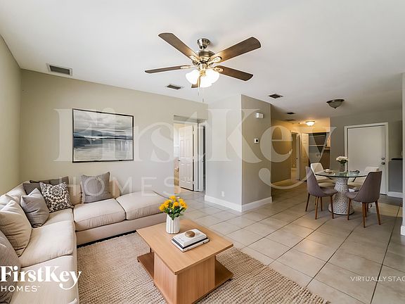 5th image of 341 NE 34th Ct
