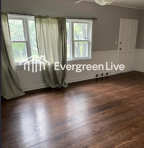 3 bed, 2.0 bath, 903 sqft, $1,345 — Photo 4