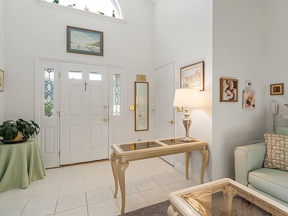 3rd image of 139 Southwind Cir