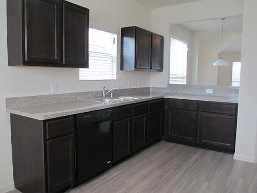 5th image of 923 Cascadera Ct