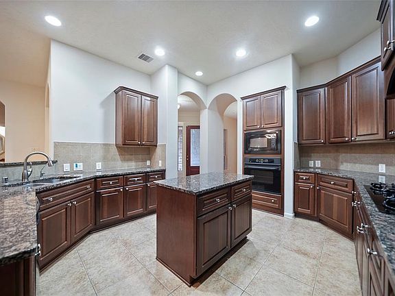 3rd image of 9250 Indian Lodge Ln