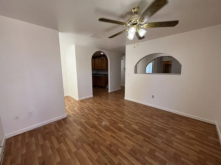 SAC T 1138 — Photo 10