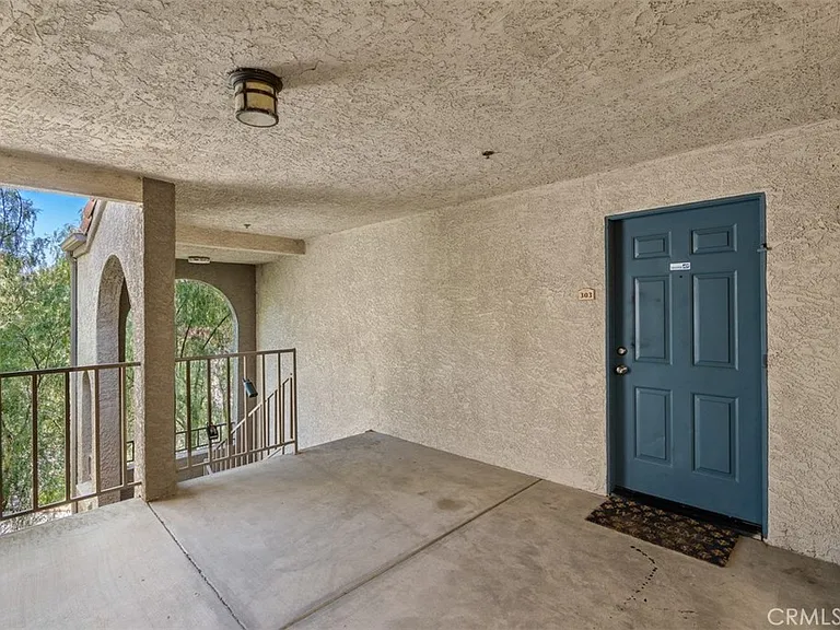 1035 La Terraza Cir #303 — Photo 6