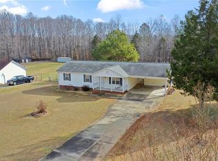 240 Stacey Ln, Thomasville, NC 27360