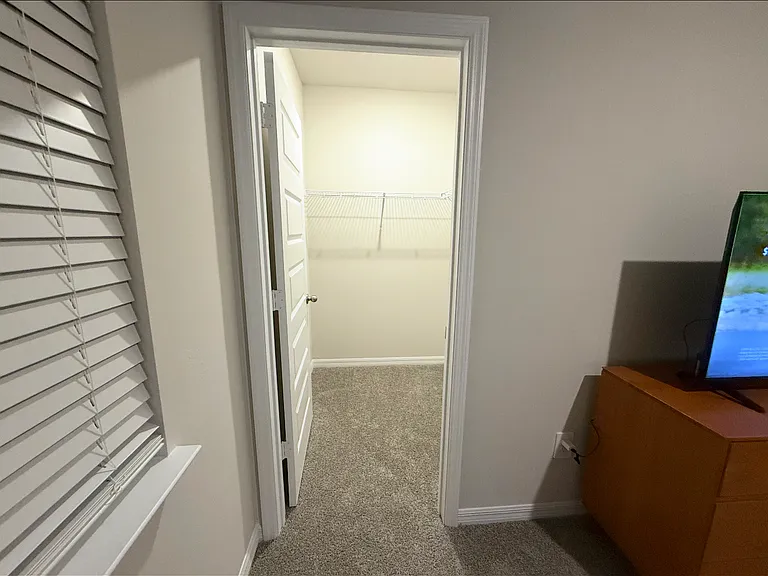 Hampton Park Cir — Photo 1