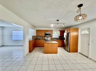 913 NW 22nd Pl #0, Miami, FL 33125