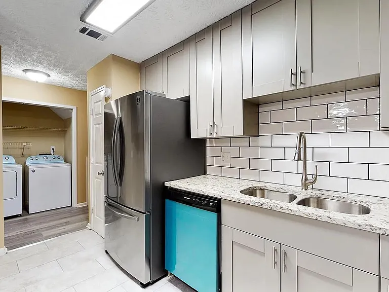 1011 Travelers Trl NW — Photo 17