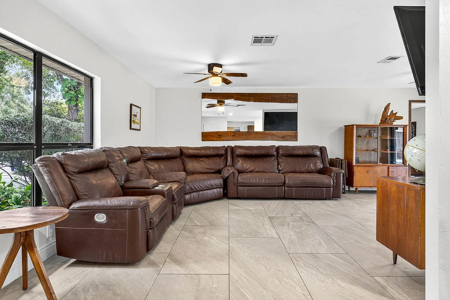 3 bed, 3.0 bath, 2841 sqft, $5,763 — Photo 3