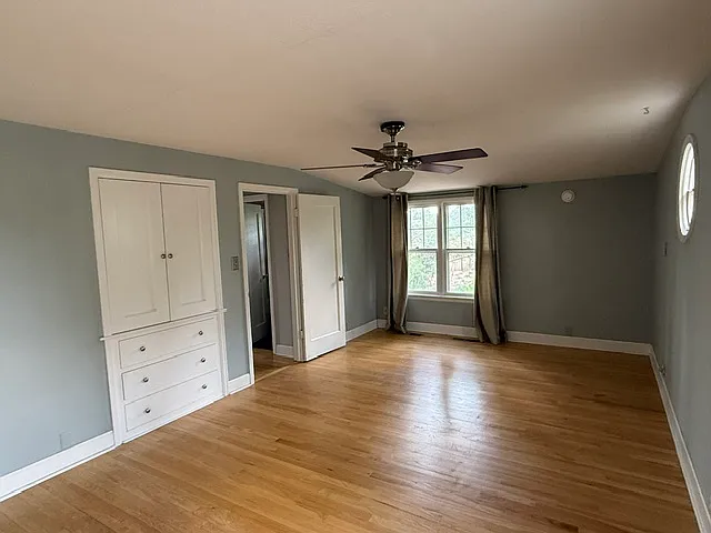 1226 W Prospect Rd — Photo 17