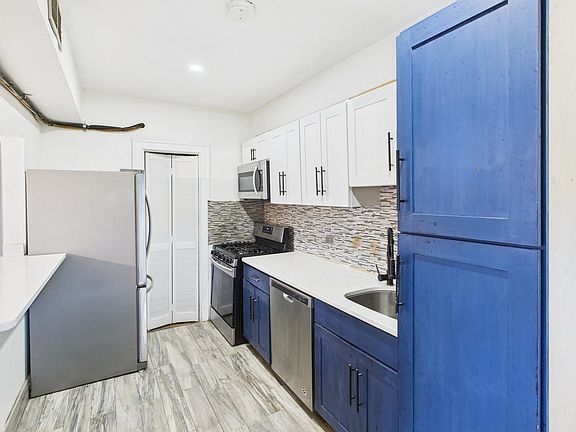 2nd image of 1032 N Austin Blvd APT 2N