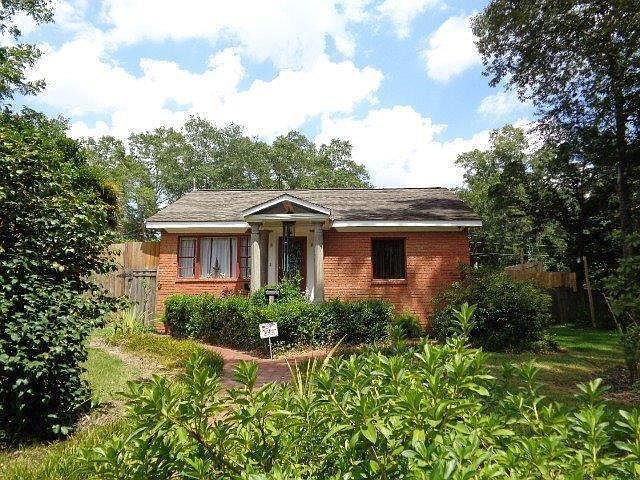 1st image of 908 Avenue G