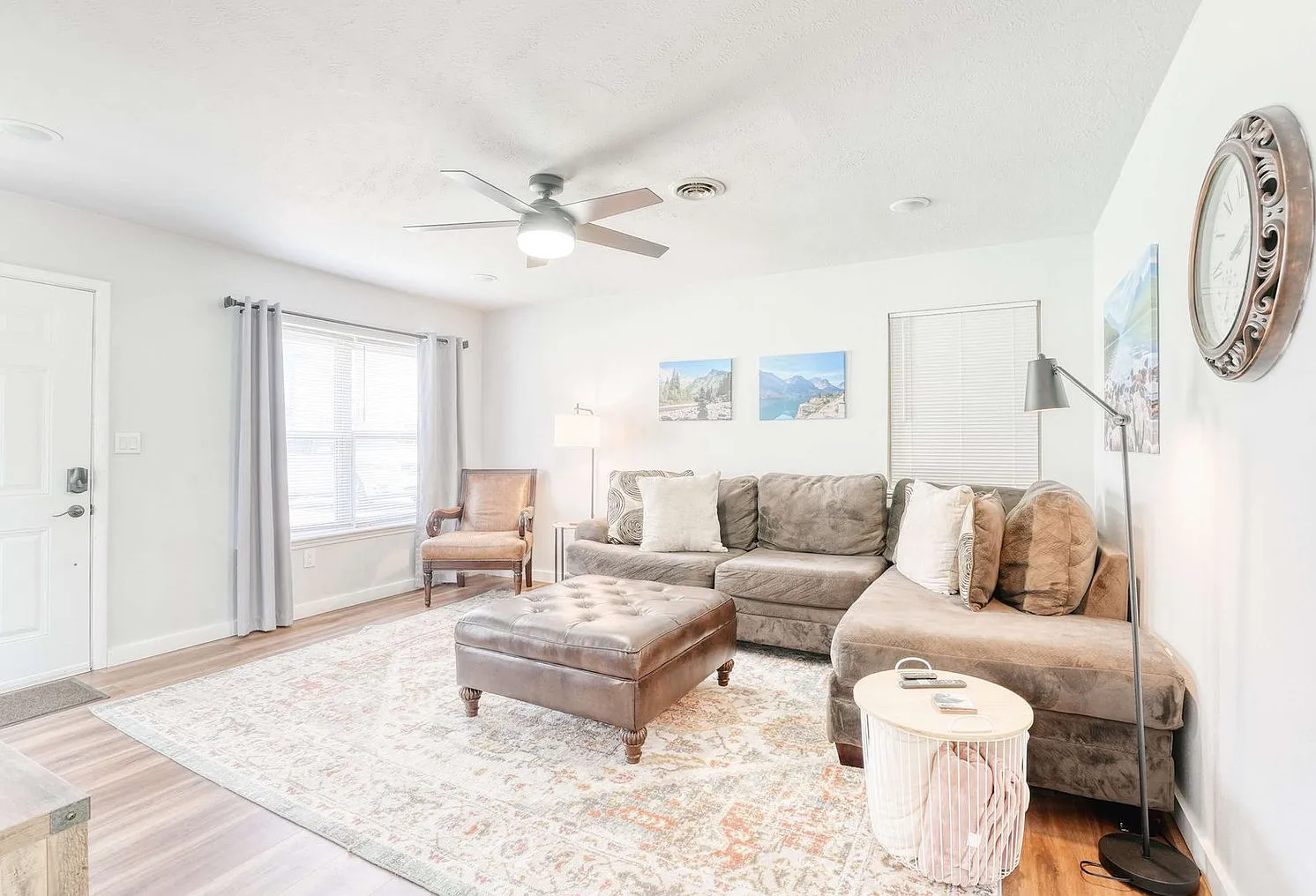 3 bed, 1.0 bath, 1054 sqft, $2,692 — Photo 1