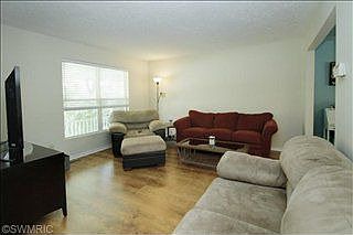 4th image of 1121 Vassar Dr
