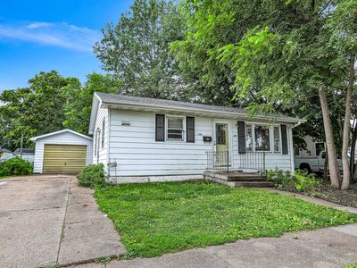 706 W Jones St, Knoxville, IA, 50138