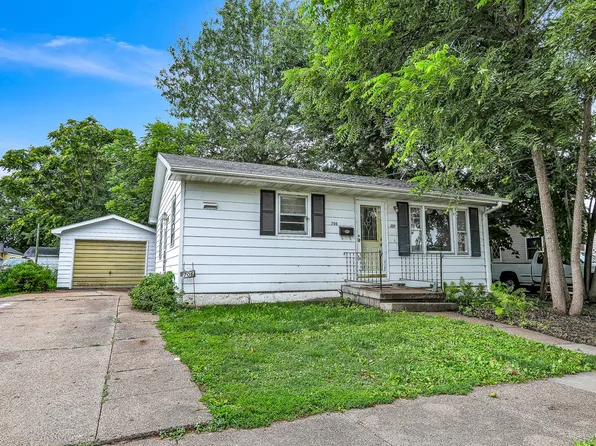 706 W Jones St, Knoxville, IA 50138