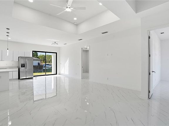 3rd image of 3305 Nora AVE N