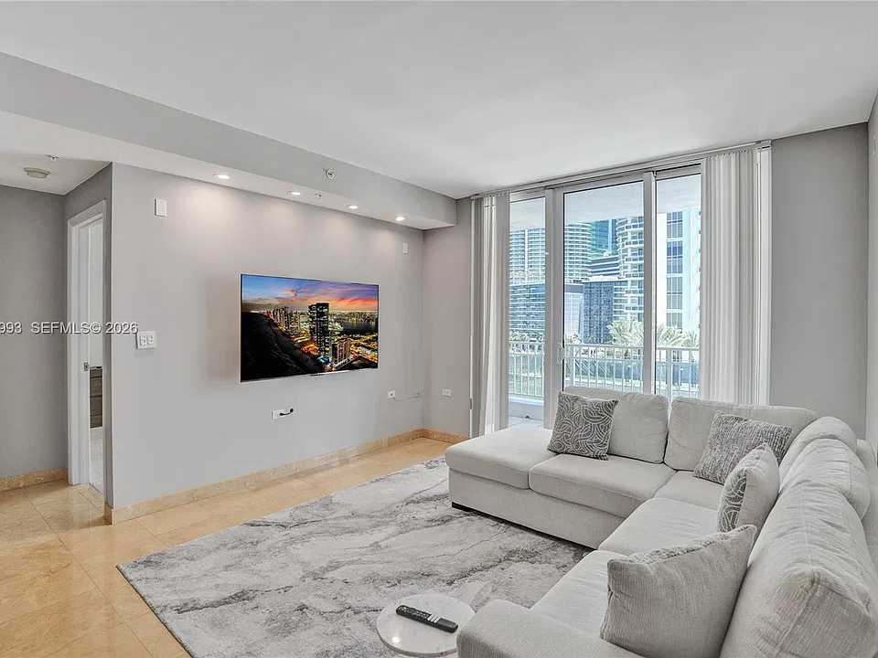 801 Brickell Key Blvd #808
