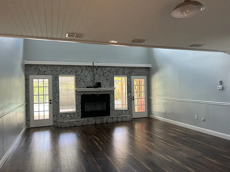 8015 Sycamore Dr — Photo 6