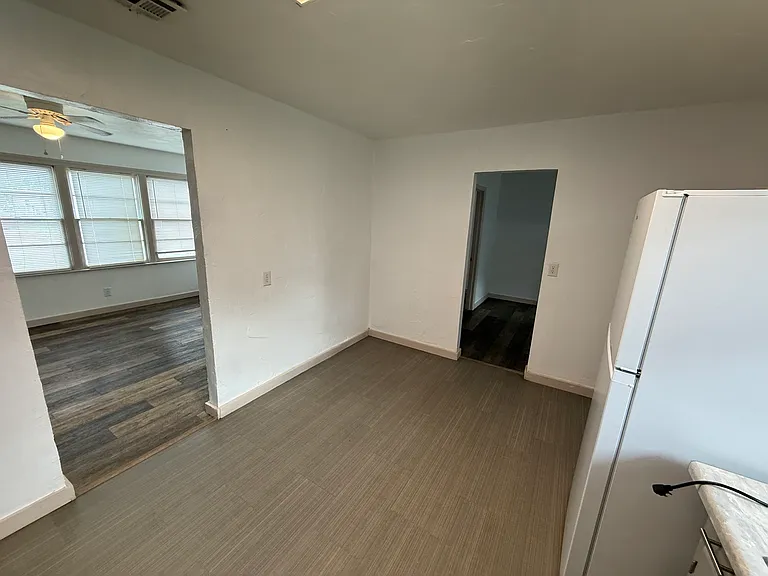 1009 S Wells St — Photo 11