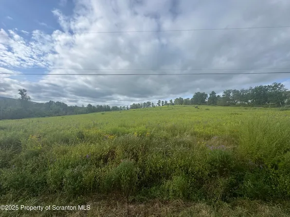 Milwaukee Rd, Clarks Summit, PA 18411