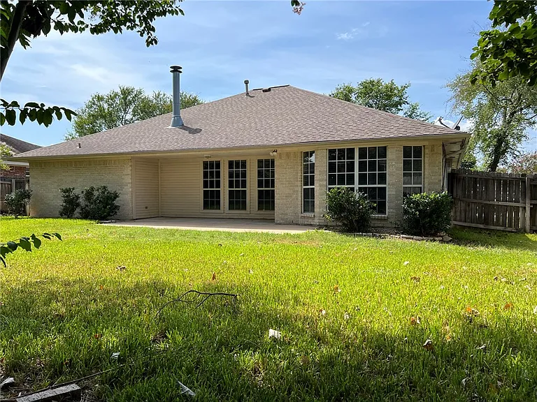 1206 Mullins Ct — Photo 16