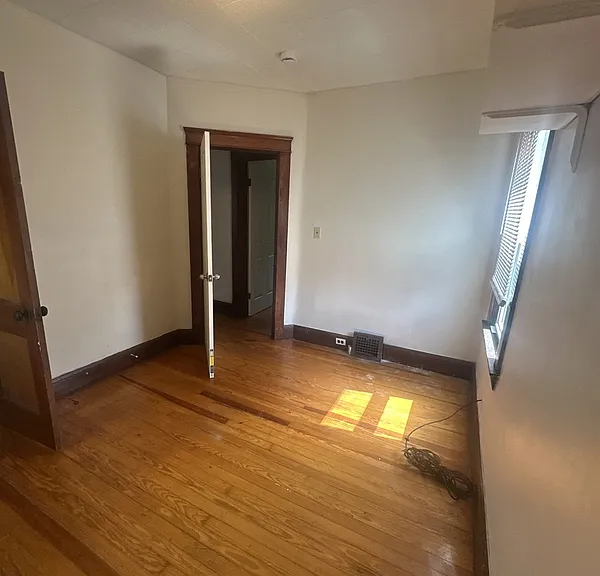9611 Larnder Ave — Photo 9