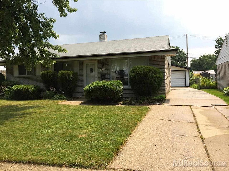1st image of 15542 Clover St