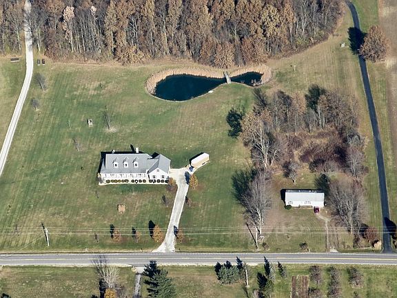 3rd image of 3680 Warrensburg Rd