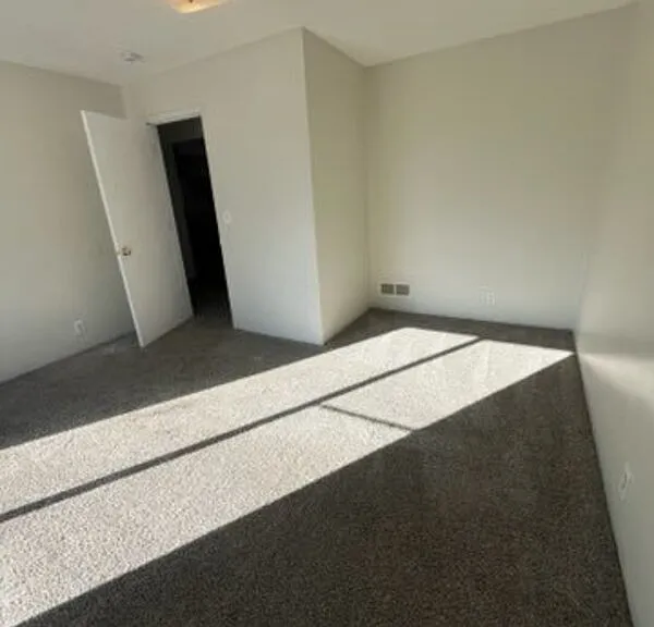 122 McKinley Ave — Photo 24