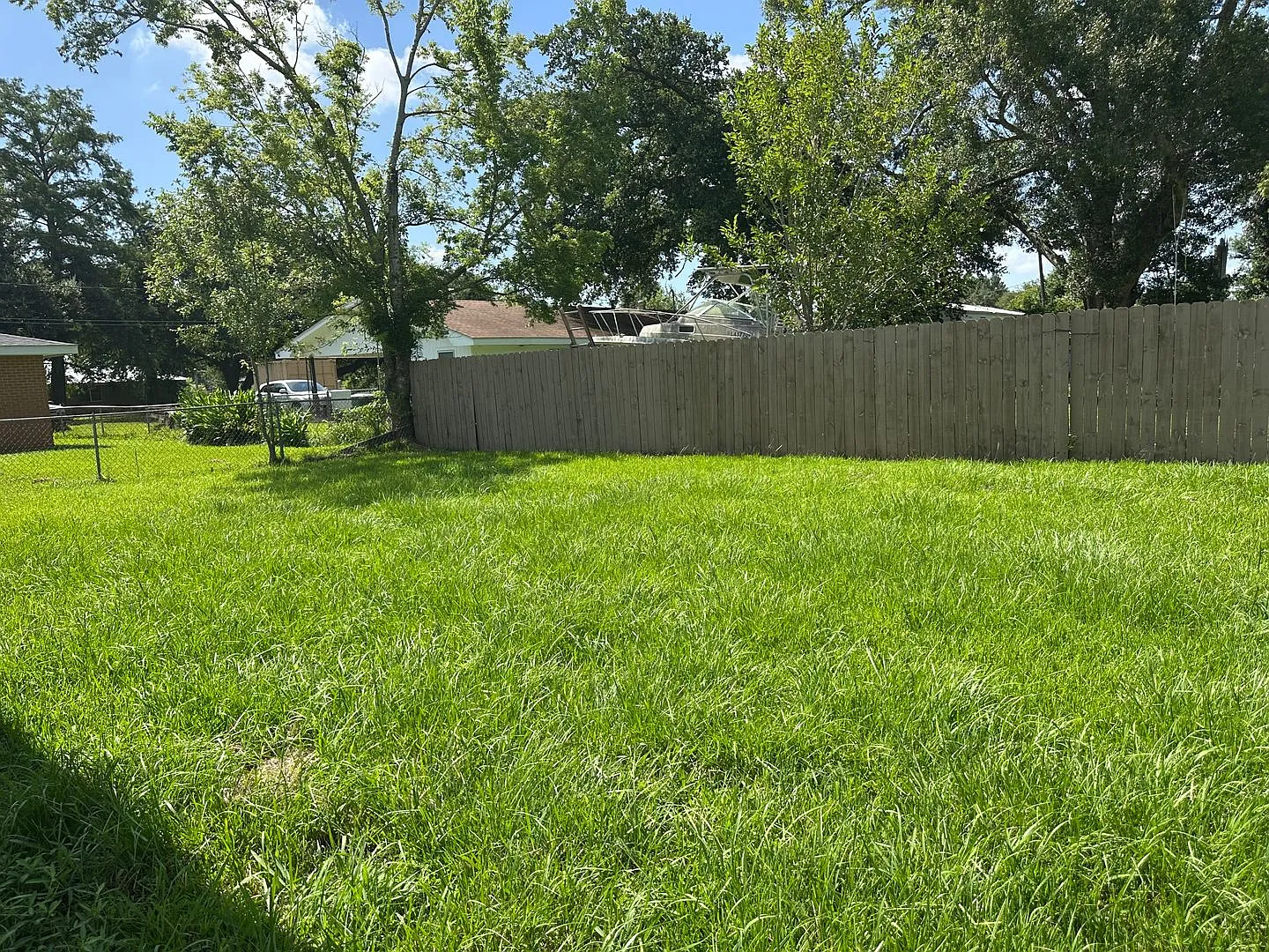 Like New 3 Bedroom 2 Bathroom Home — Photo 4