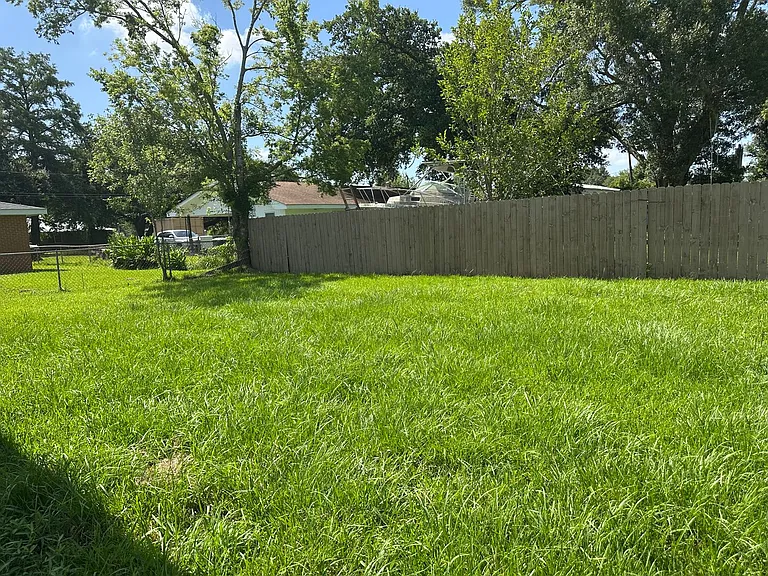 1406 Memory Ln — Photo 4