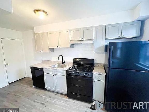 5th image of 6734 Oakland St