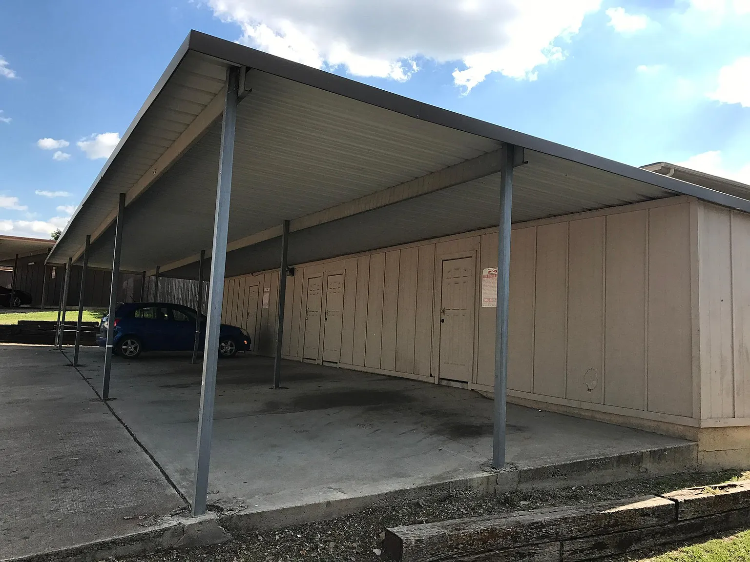220 Vista Way — Photo 4