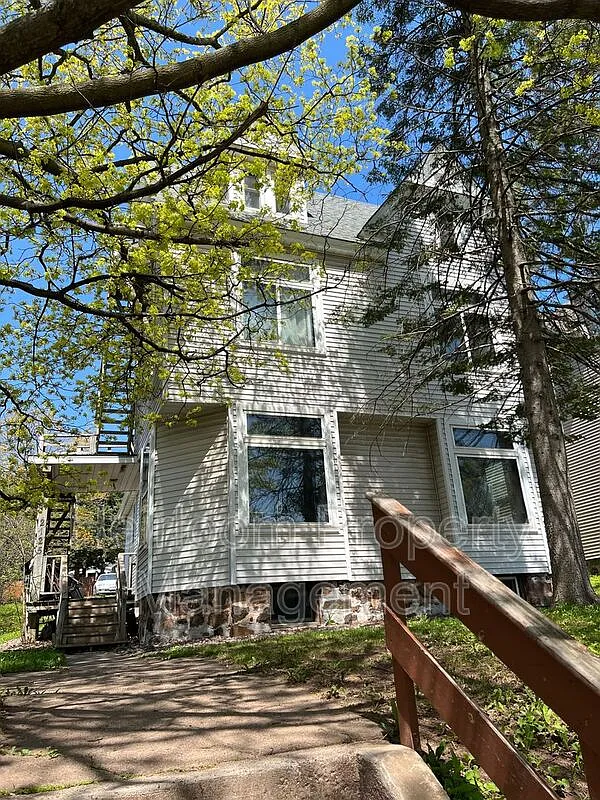 Studio, 1.0 bath, 260 sqft, $800 — Photo 1